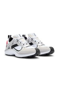 Baskets style chaussures de course en mesh et cuir suédé, Beige clair