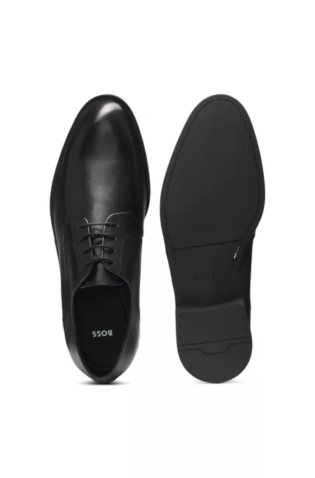 Derby shoes in leather with double stitching
