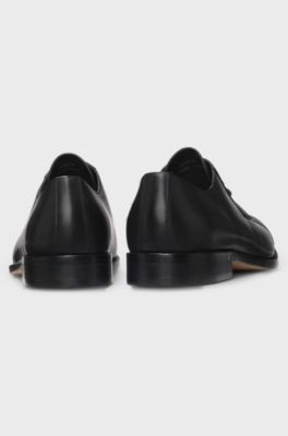 Cap-toe Derby shoes in leather, Black
