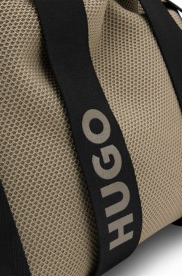 Knitted-structure tote bag with drawstring closure, Brown