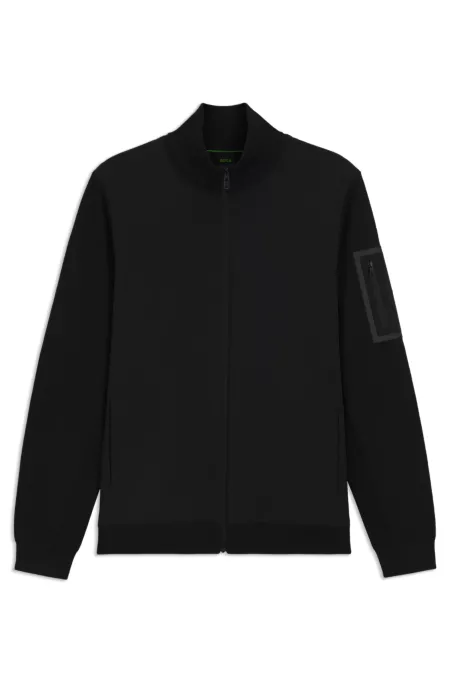 Thermoregulating hybrid jacket with zipped sleeve pocket