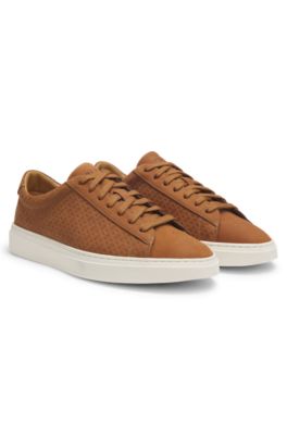 Sneakers in nabuk con monogrammi goffrati, Marrone