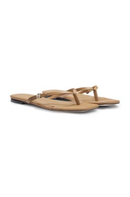 Leather toepost sandals with Double B monogram, Beige