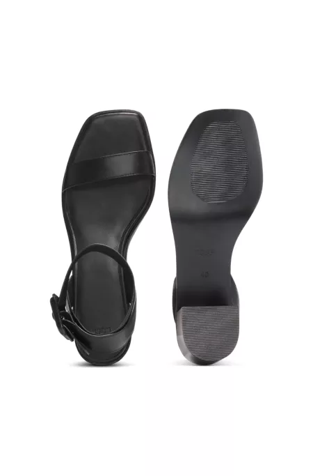 Leather sandals with block heel