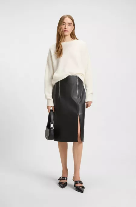 Jupe crayon en cuir avec deux fermetures éclair sur le devant