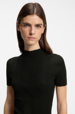 Pull &agrave; col montant et c&ocirc;tes irr&eacute;guli&egrave;res, Noir