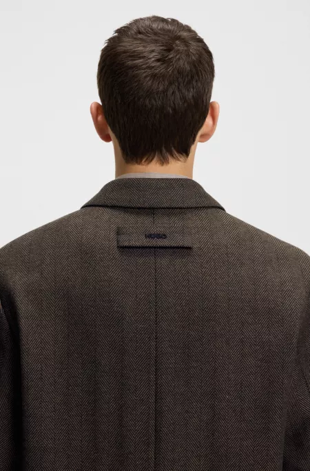 Regular-fit coat with concealed closure