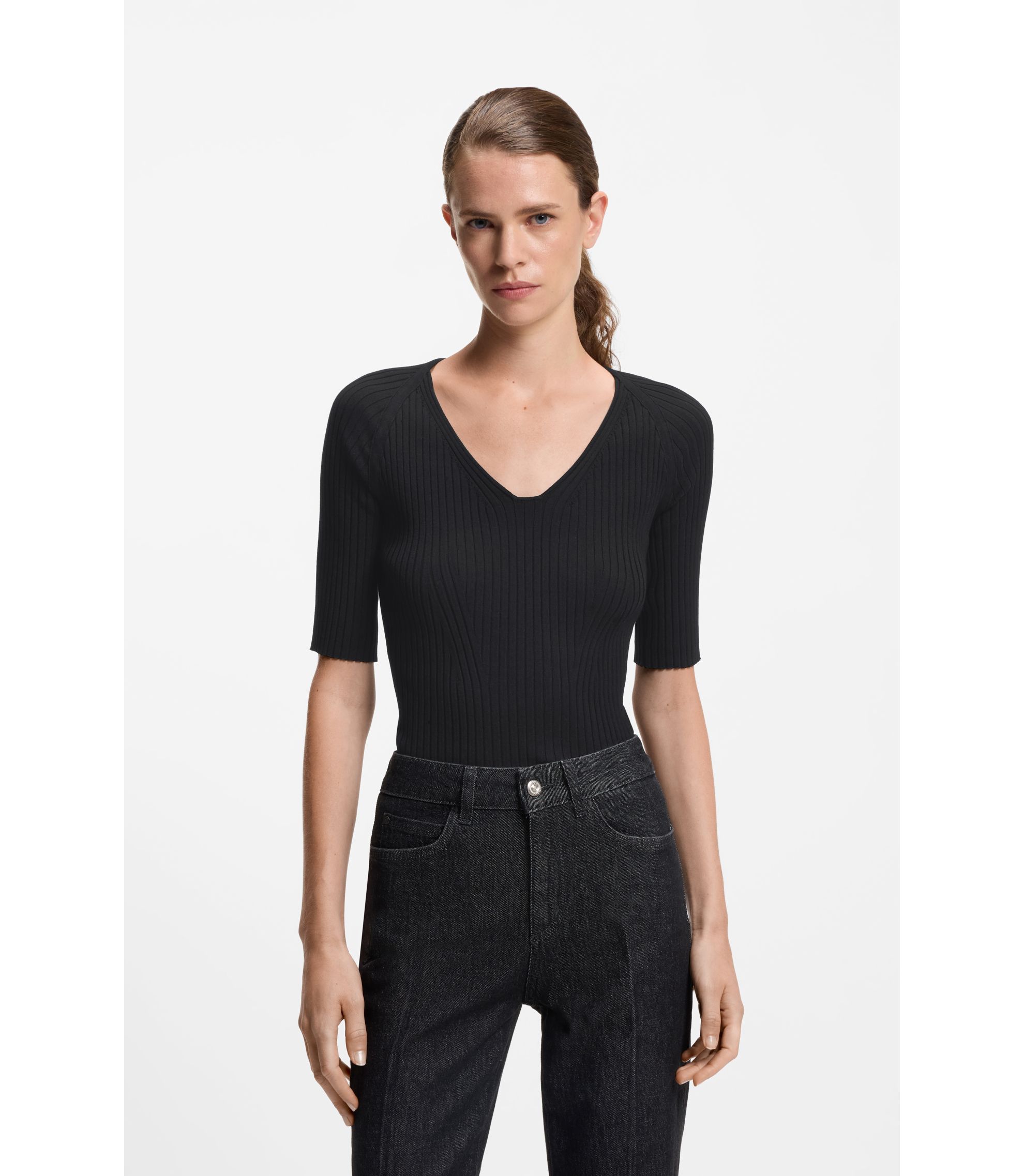 T-Shirt aus strukturiertem Strick mit tonalen Knopf-Details