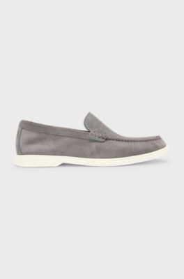 Mocassins em camur&ccedil;a com log&oacute;tipo em relevo, Grey