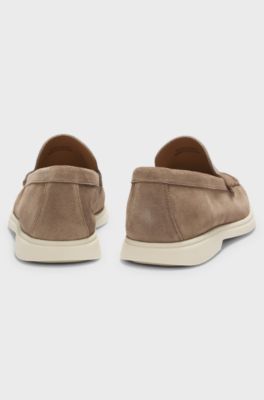 Mocassini in pelle scamosciata con logo goffrato, Beige