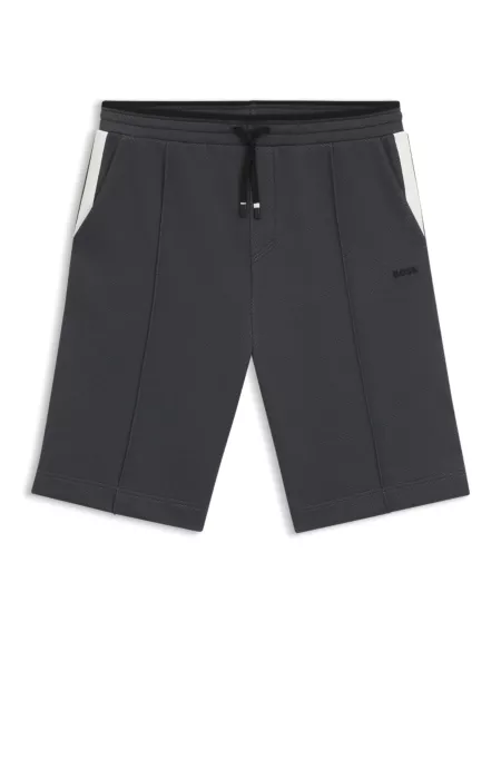 Relaxed-fit shorts in quilted jacquard