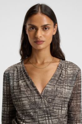 Wrap-front top in pliss&eacute; tulle, Patterned