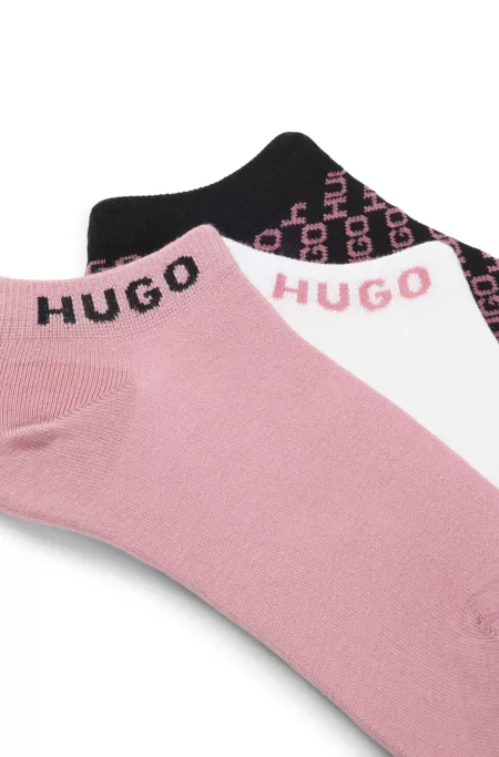 Three-pack of ankle socks with logo details