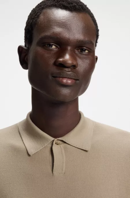 Knit polo in merino wool with natural stretch