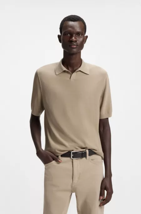 Knit polo in merino wool with natural stretch
