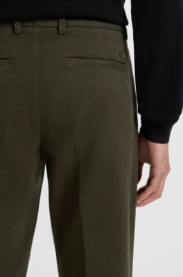 Cal&ccedil;as de ajuste slim em tecido gabardine de algod&atilde;o el&aacute;stico, Dark Green