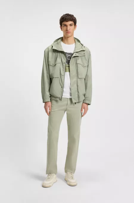 Water-repellent jacket with hood visor