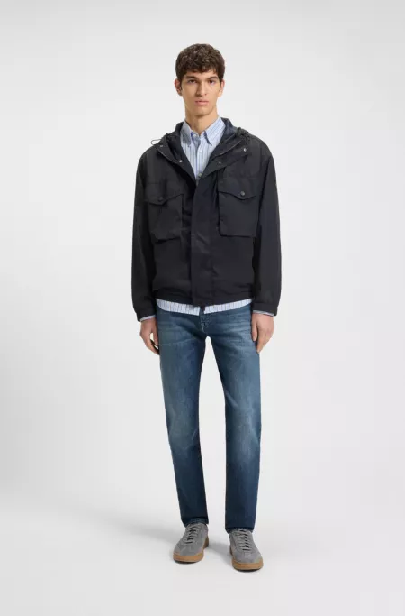 Water-repellent jacket with hood visor