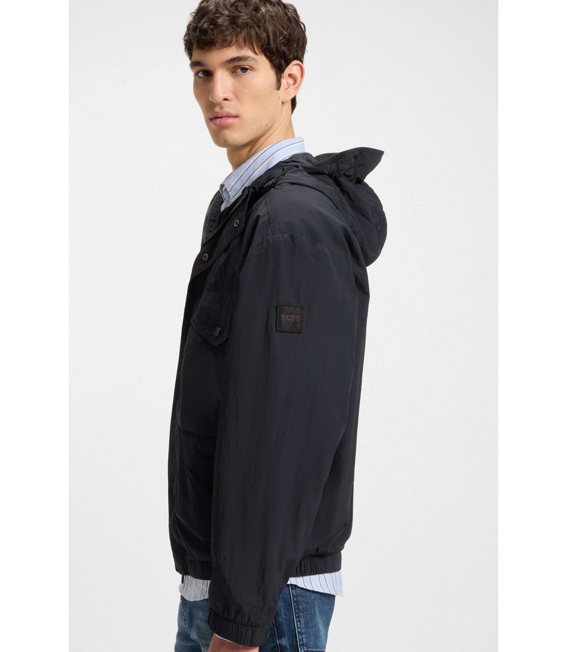 hbeu50543388_404_341?wid=1980&