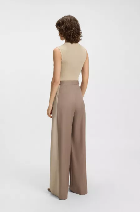 Regular-fit trousers with colour-blocking