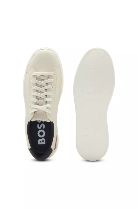 Leather trainers with signature stripe