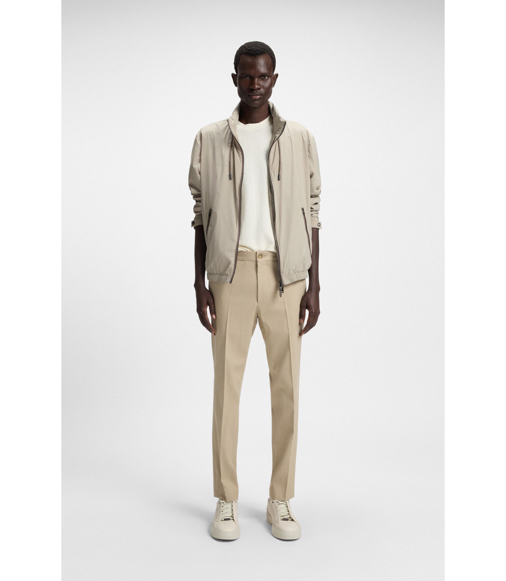 hbeu50543510_255_300?wid=1980&