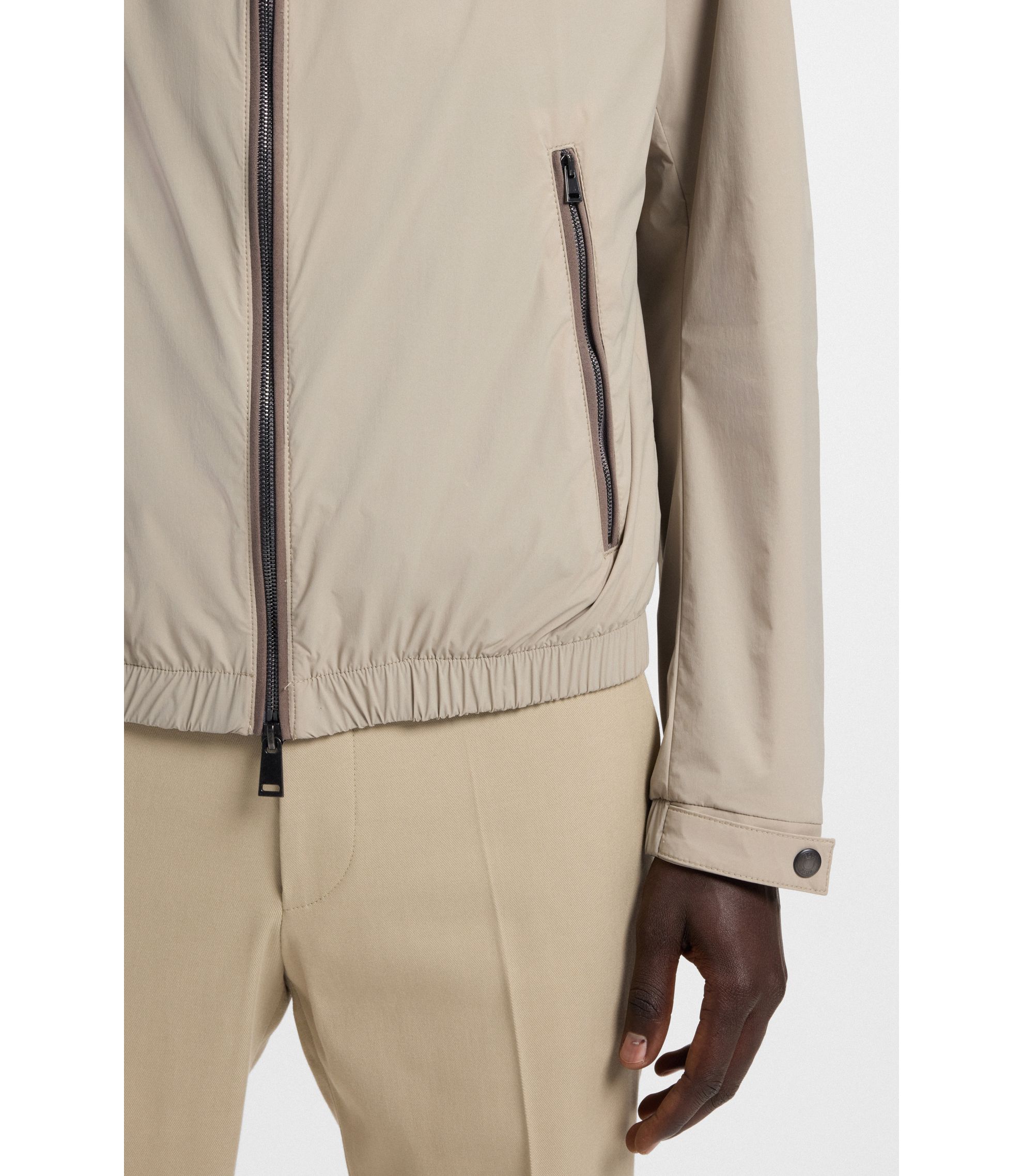 hbeu50543510_255_341?wid=1980&