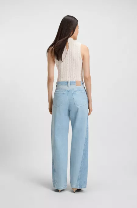 Haut à col montant et motif texturé