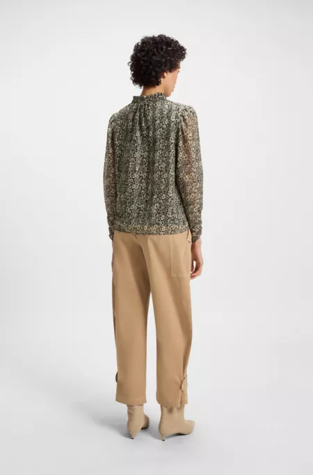 Relaxed-fit blouse in printed seersucker