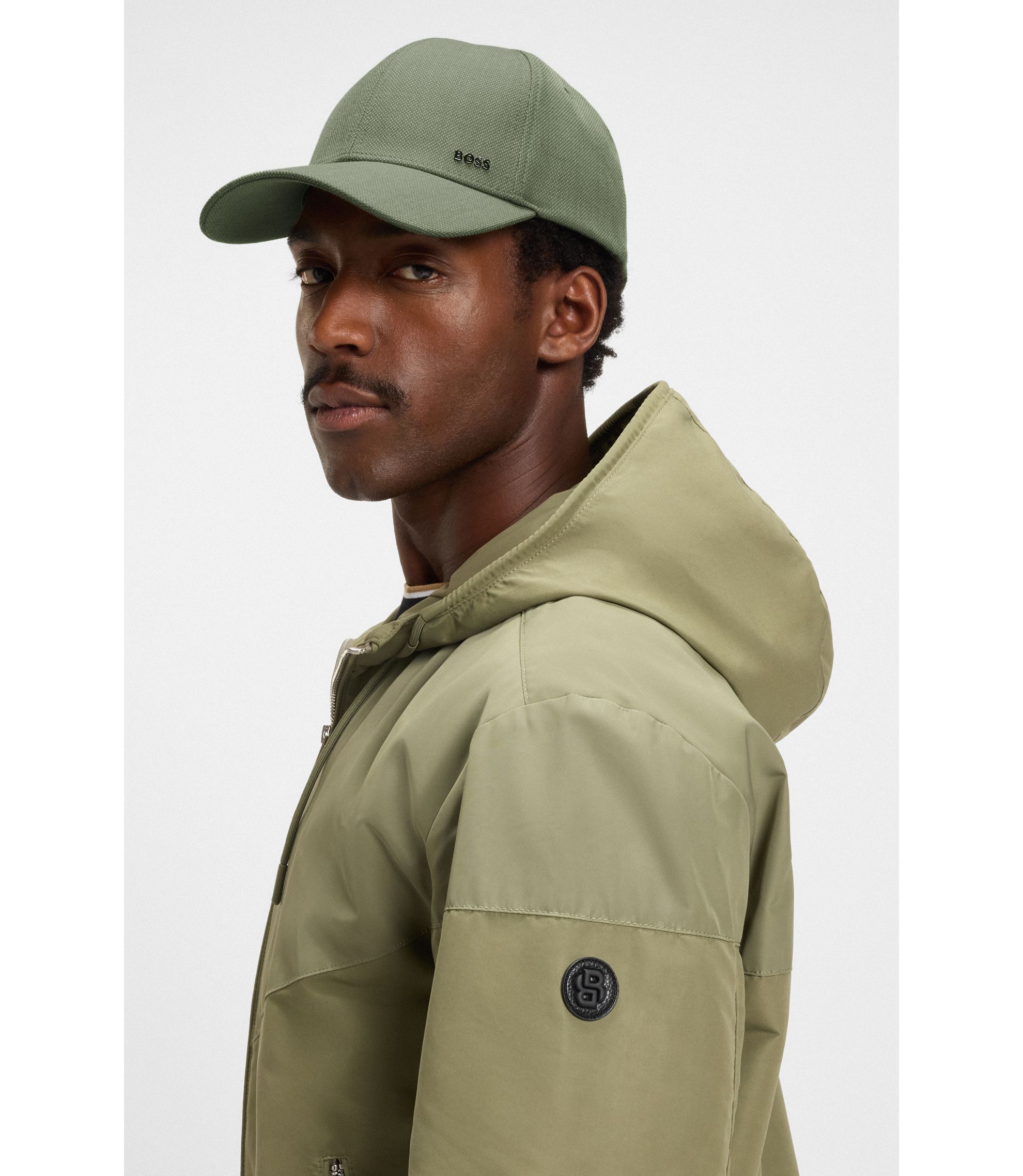 hbeu50544408_314_340?wid=1980&