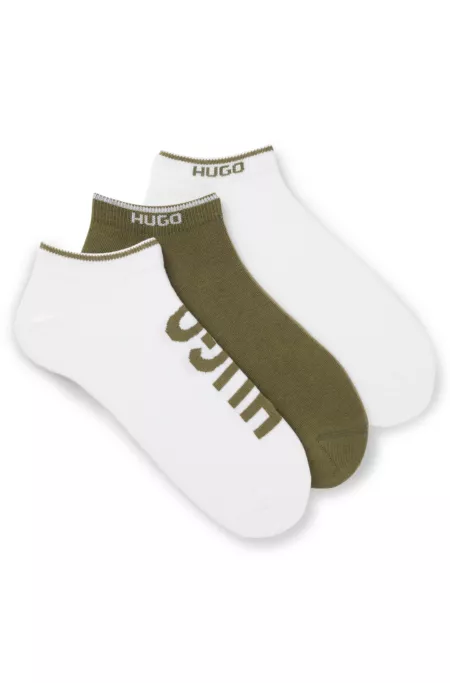 Three-pack of ankle socks with logos