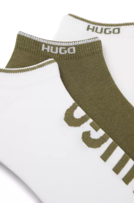 Three-pack of ankle socks with logos