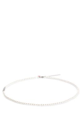 Pearl necklace with hardware logo plaque, White
