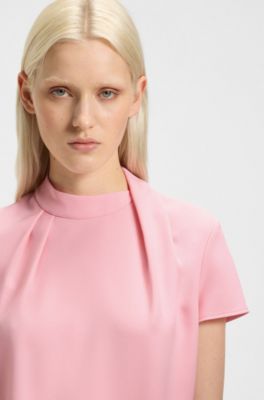 Haut en cr&ecirc;pe &agrave; encolure montante drap&eacute;e, Rose clair