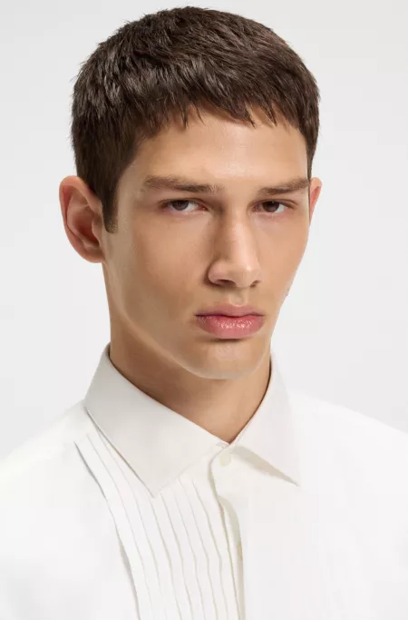 Slim-fit evening shirt with pleat front
