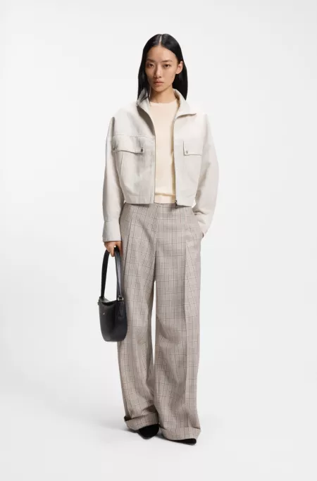 Slim-fit sweater in merino wool