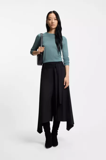 Slim-fit sweater in merino wool