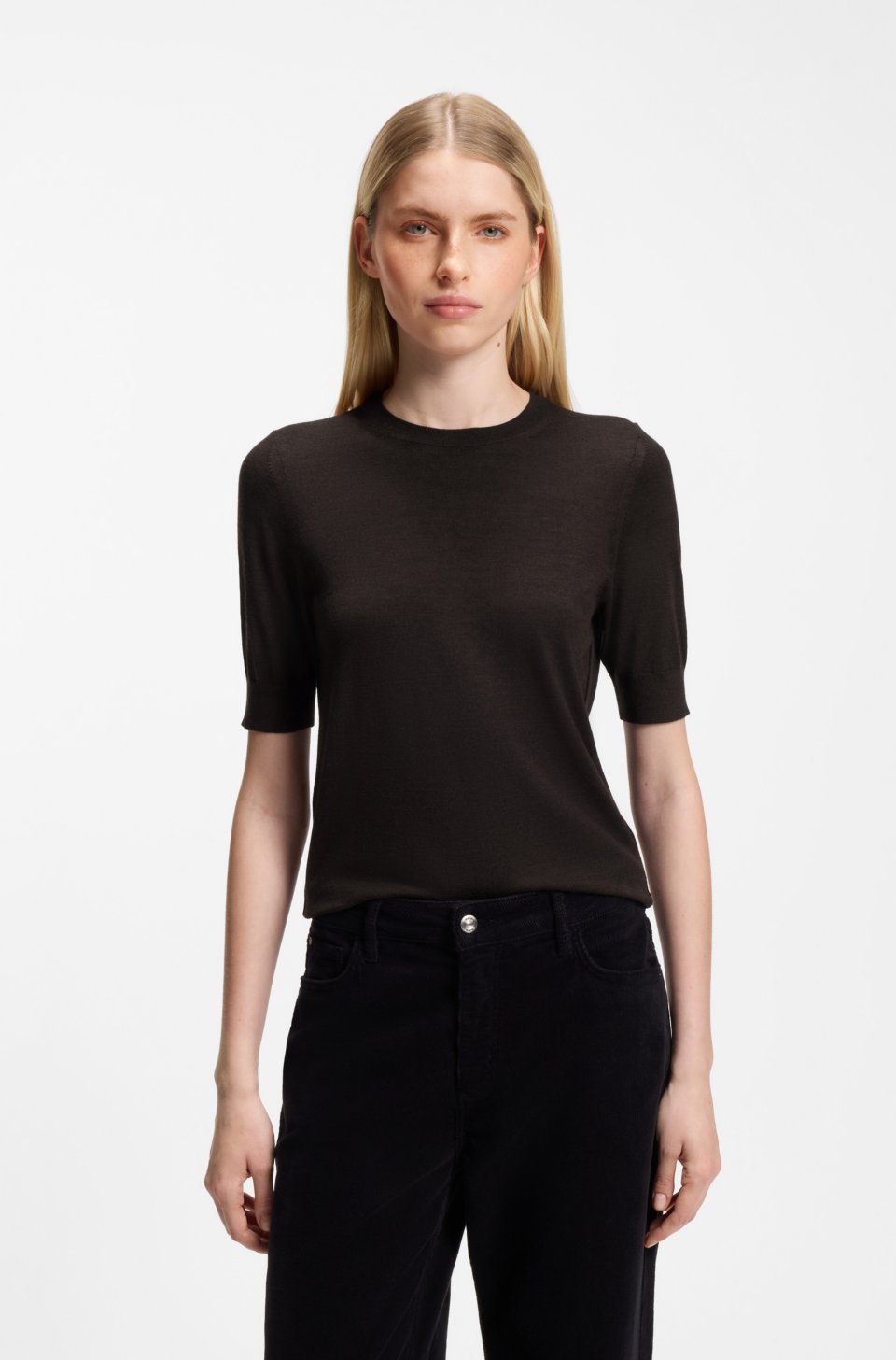 Slim-fit short-sleeved sweater in superfine merino wool