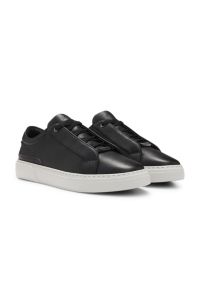 Gary Sneakers aus genarbtem Leder mit verdeckten Schnürsenkeln, Schwarz