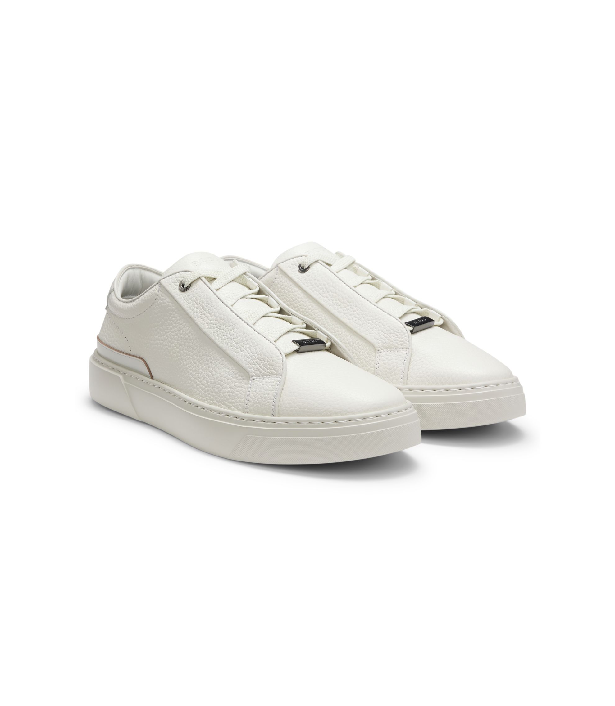 Gary Sneakers aus genarbtem Leder mit charakteristischem Besatz