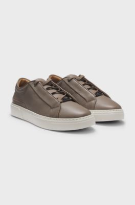 Gary trainers in grained leather with signature trims, Khaki