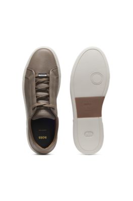 Gary trainers in grained leather with signature trims, Khaki