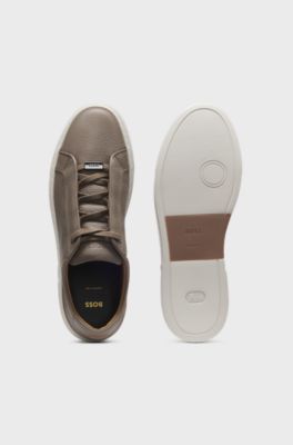 Gary trainers in grained leather with signature trims, Khaki