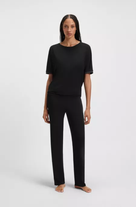 T-shirt de pyjama en tissu stretch avec empiècements en satin