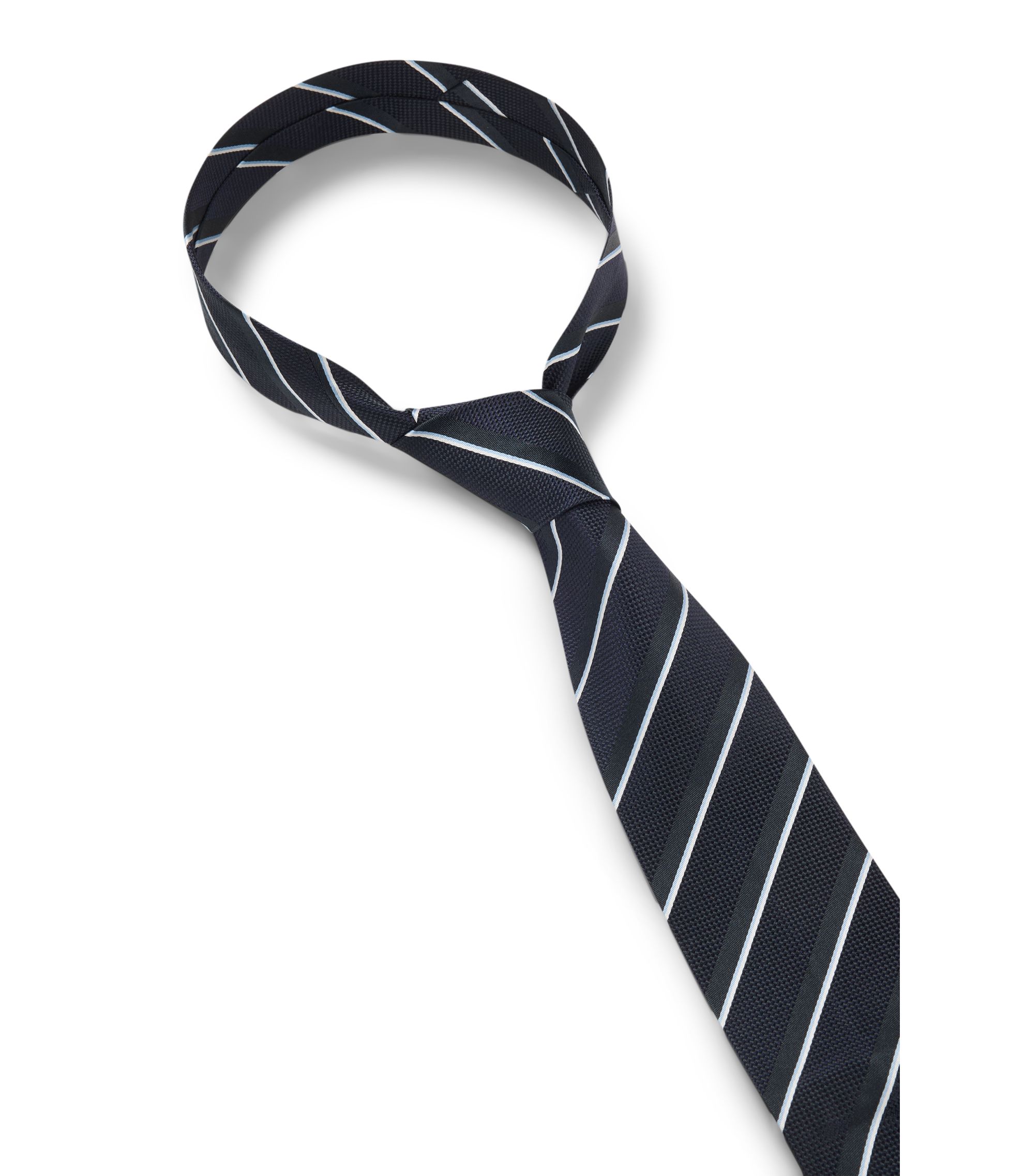 新品 タグ付 BOSS 伊製 シルク ネクタイ ナロータイ　ネイビー 新品 タグ付 BOSS 伊製 シルク ネクタイ ナロータイ ネイビー