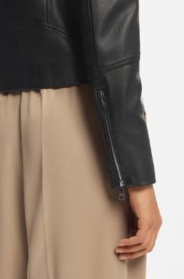 Giubbotto biker in morbida pelle con colletto rialzato, Nero