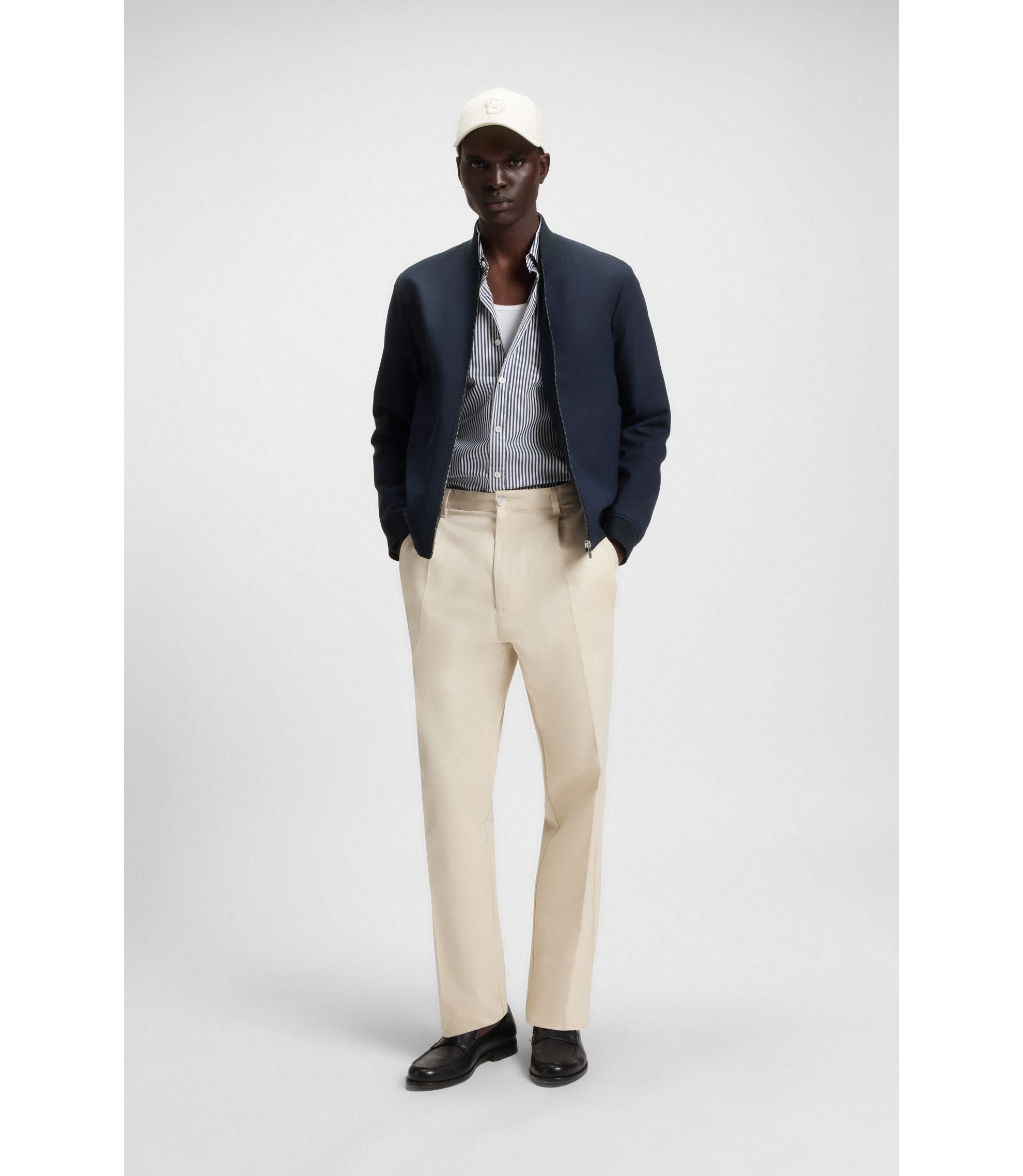 hbeu50546057_404_300?wid=1980&