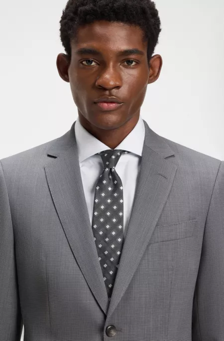 Slim-fit suit in micro-patterned stretch fabric