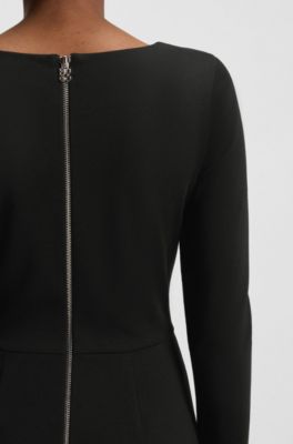 Vestito dalla linea svasata in jersey elasticizzato con scollo quadrato, Nero