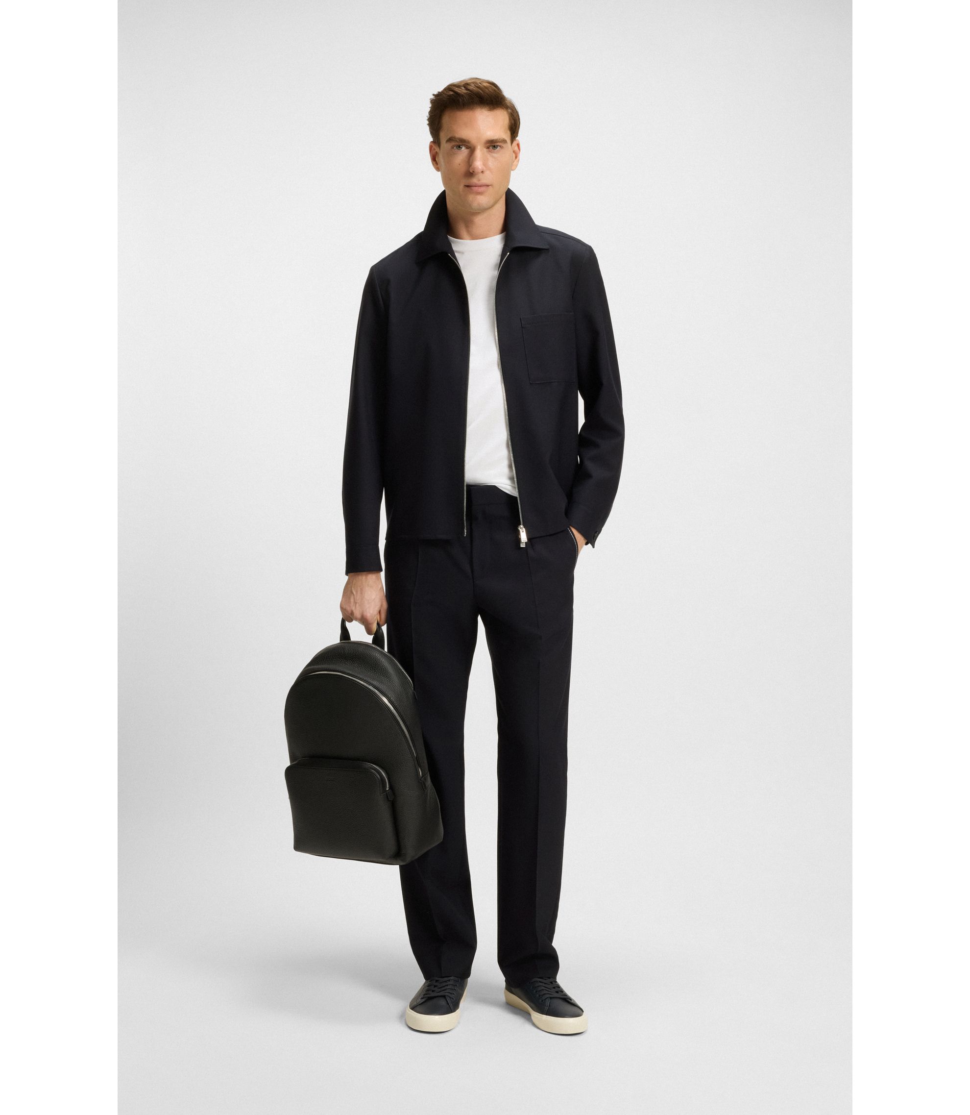 hbeu50546339_404_300?wid=1980&